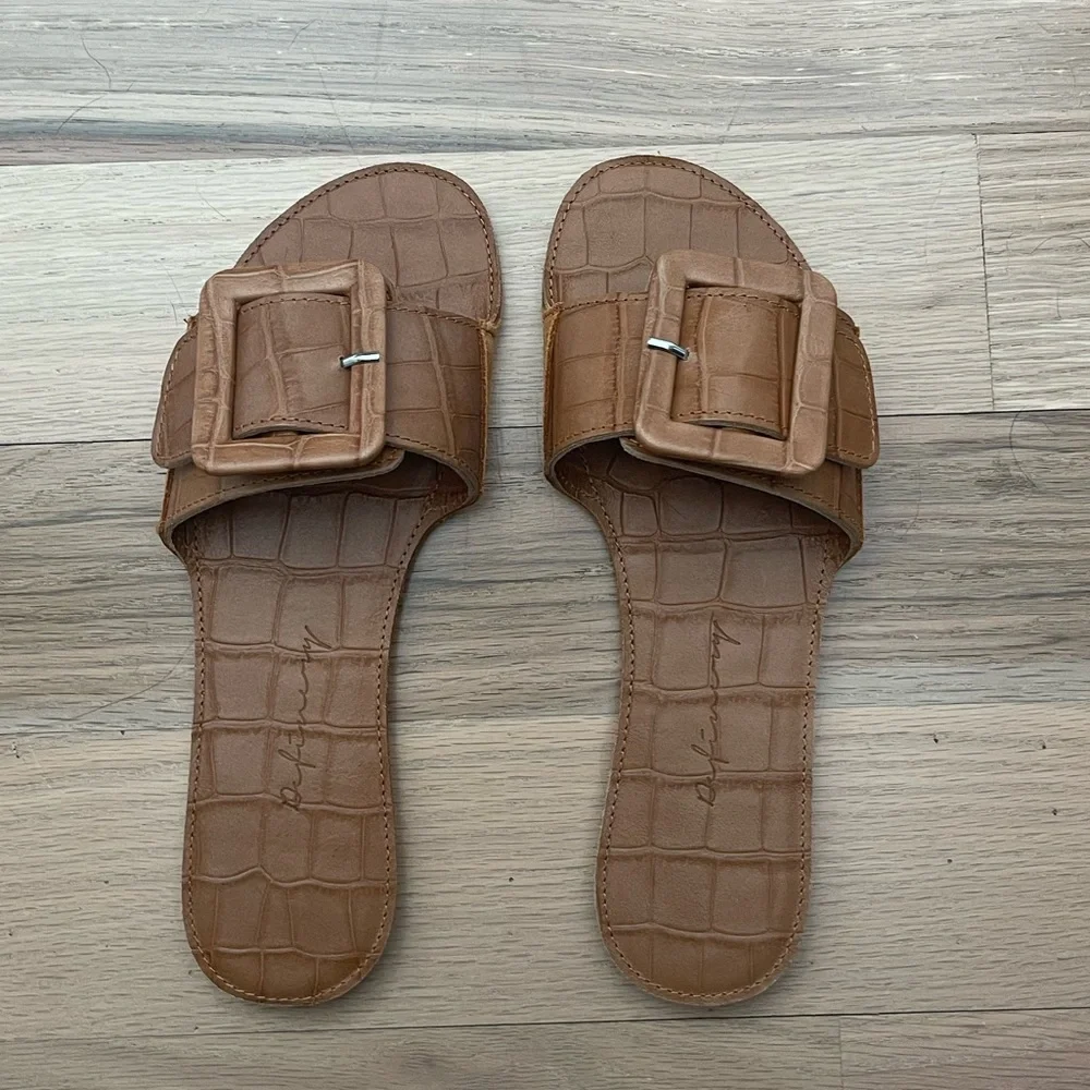 Definery loop open sandals NEW - Picture 3 of 5